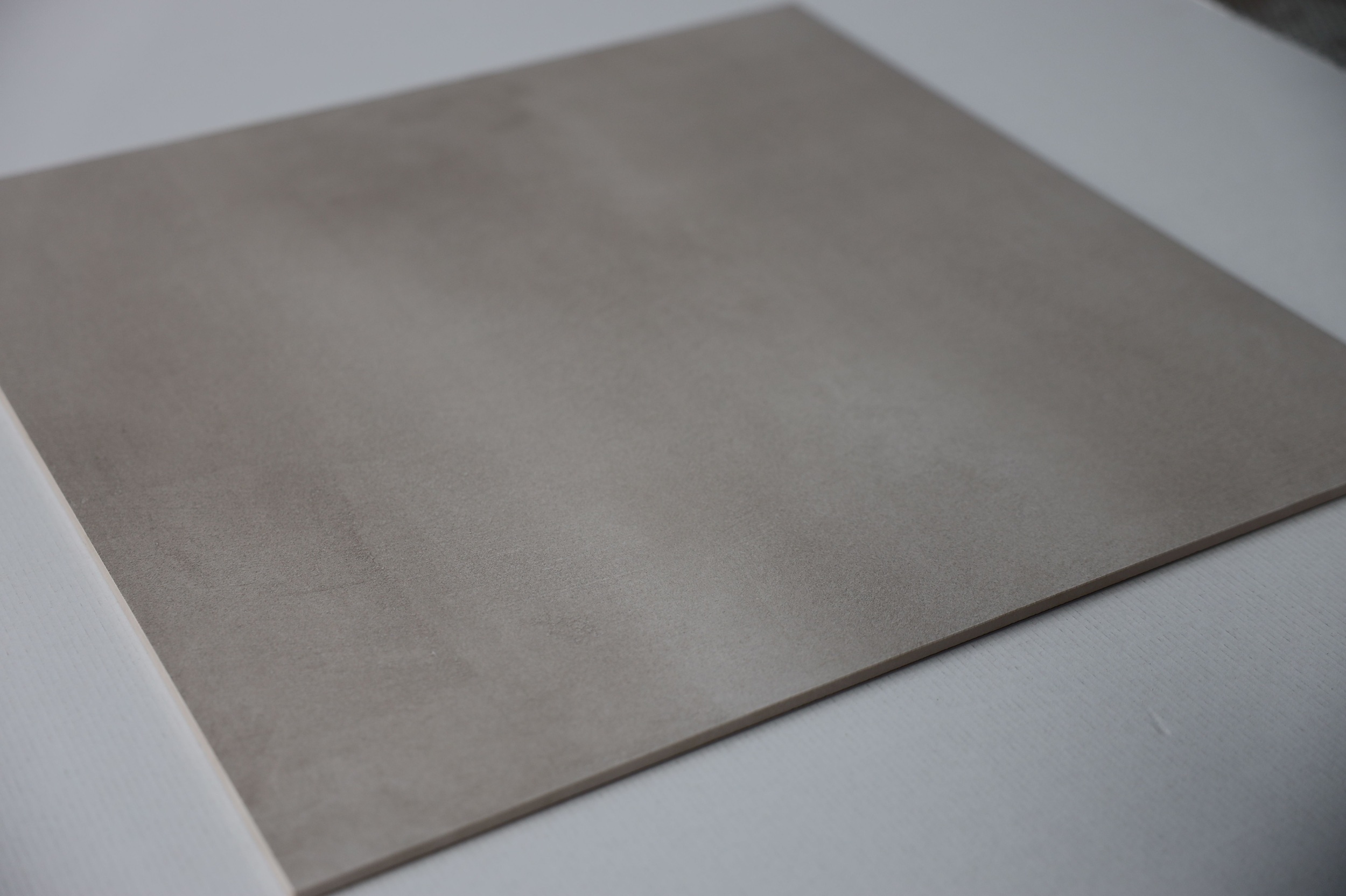 Плитка Monolit бежевий 600х600х7 Плитка Monolit бежевий 600х600х7