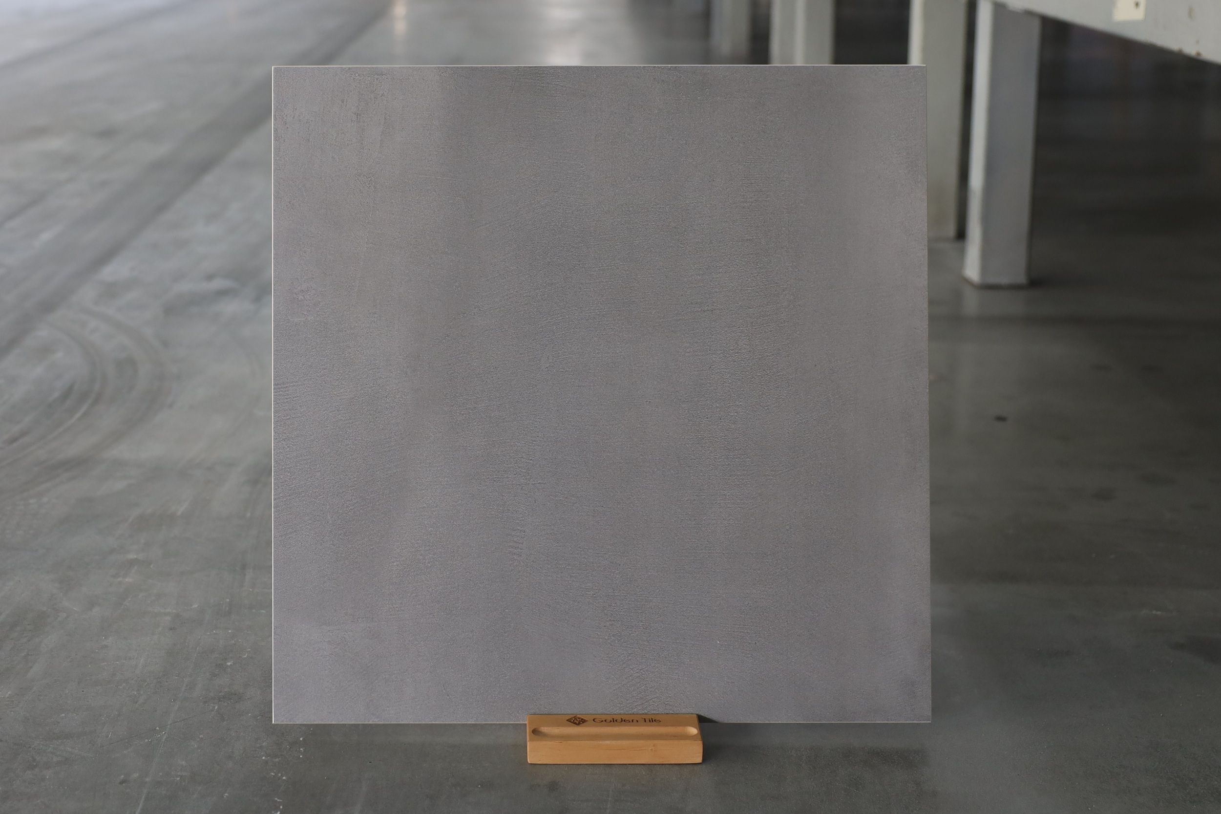 Плитка Monolit сірий 600х600х7 Плитка Monolit сірий 600х600х7