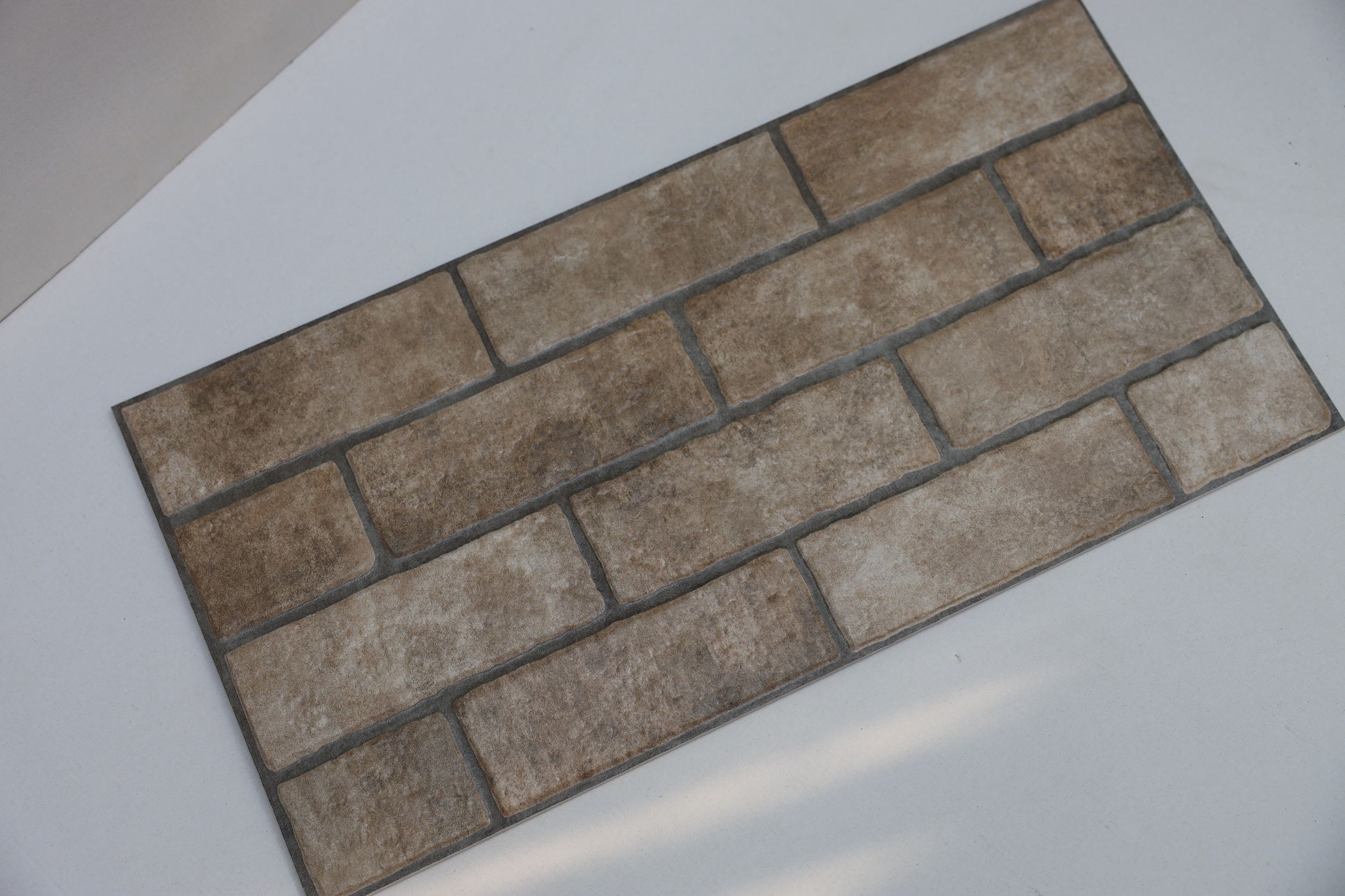 Плитка Brickwall бежевый 300х600х7