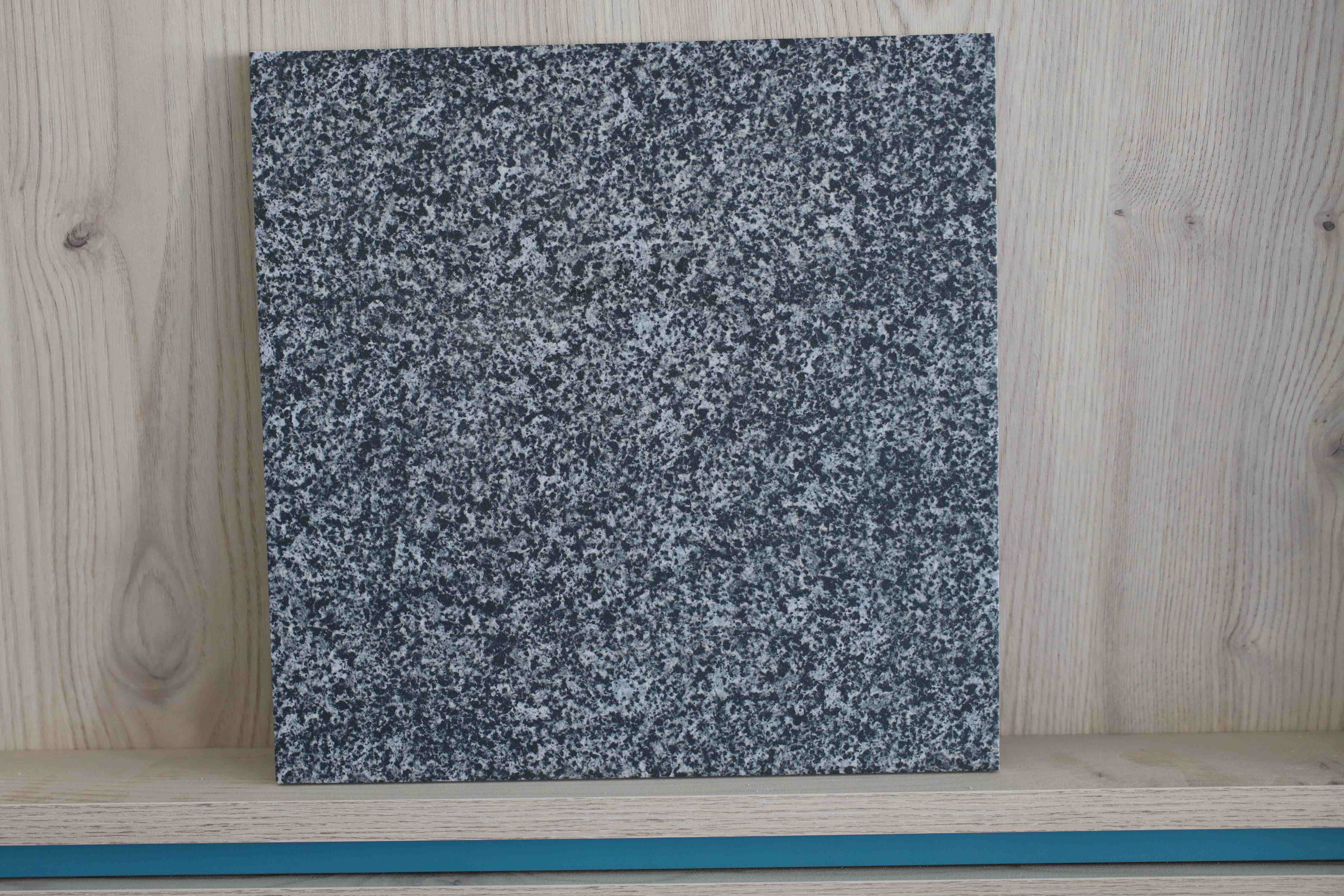 Плитка Granit сірий 300х300х7