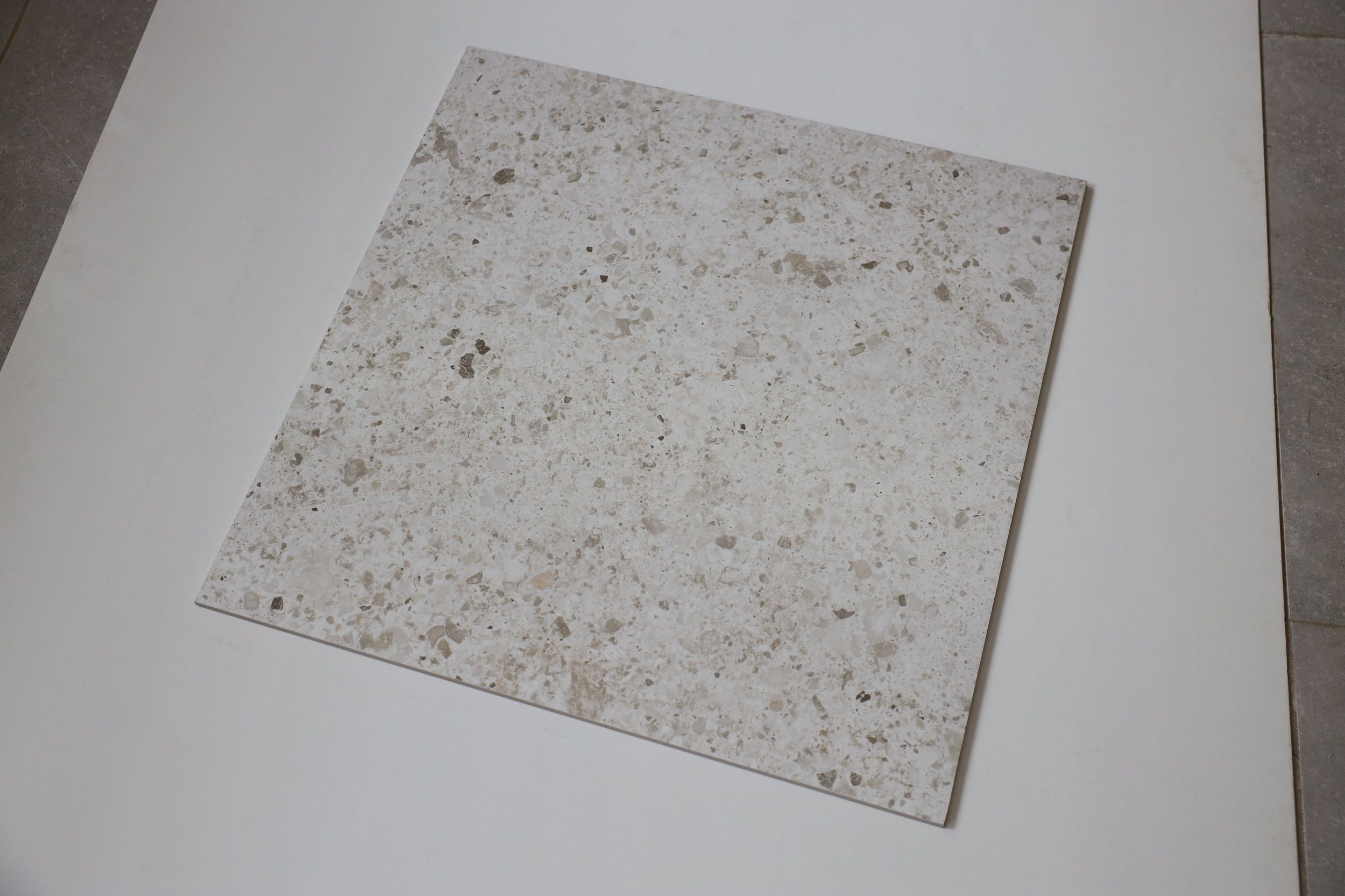 Pebbles Extra bianco 600х600х8