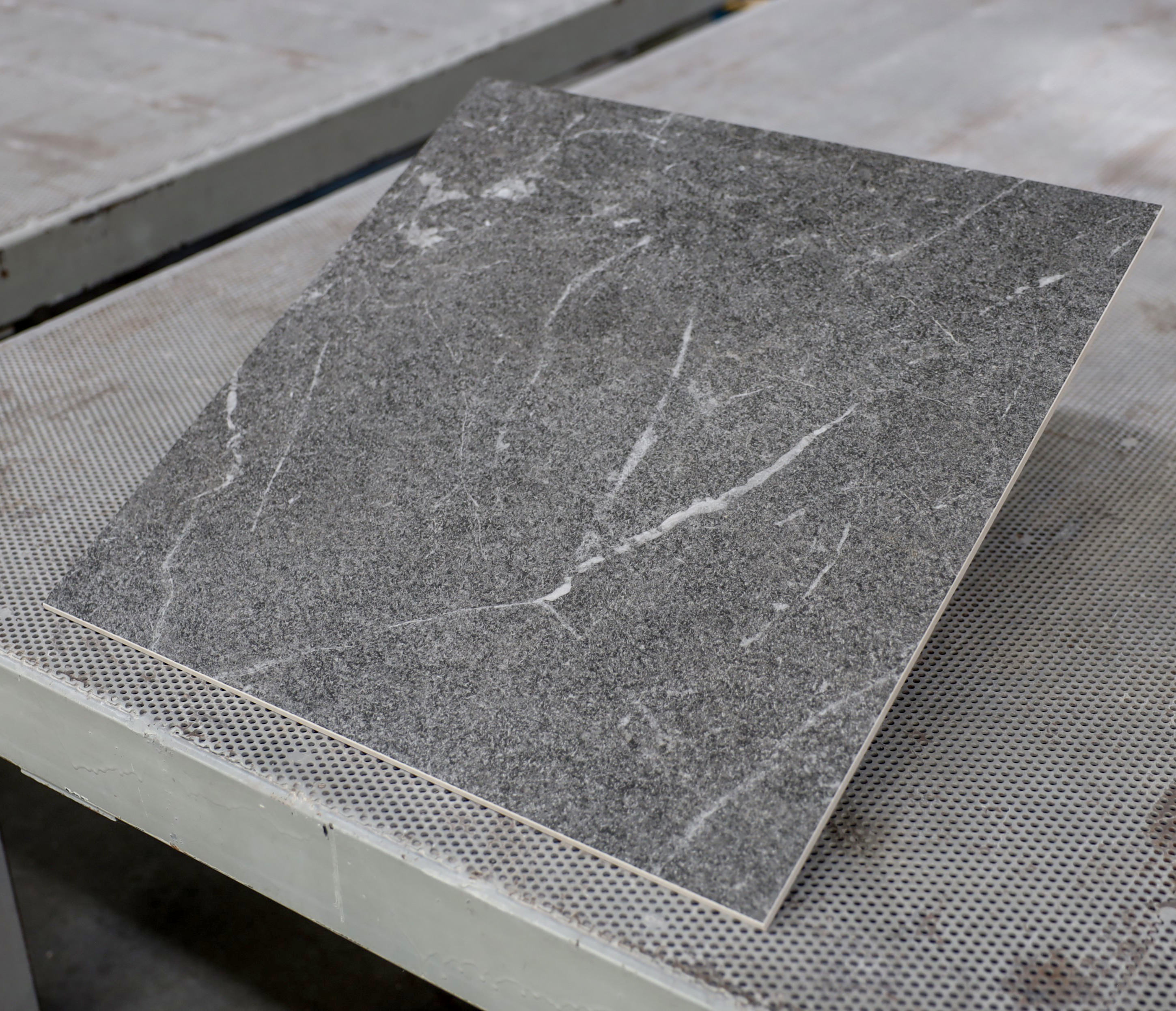 Плитка Nordstone серая 600х600х8